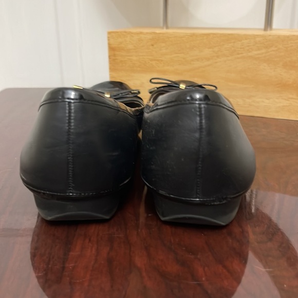 NATURALIZER Ballet Flats with Bow Detail - 8.5 US (Black) - Picture 3 of 5